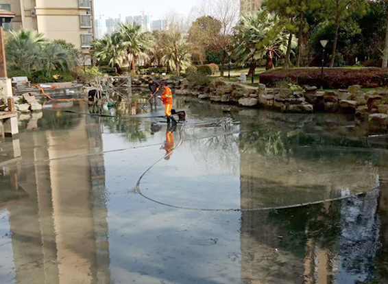 湘东景观池淤泥清理